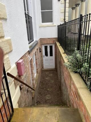 1 Hatton House 2 Bedroom 2 Bathroom Spacious Basement Flat Newark upon Trent Kültér fotó